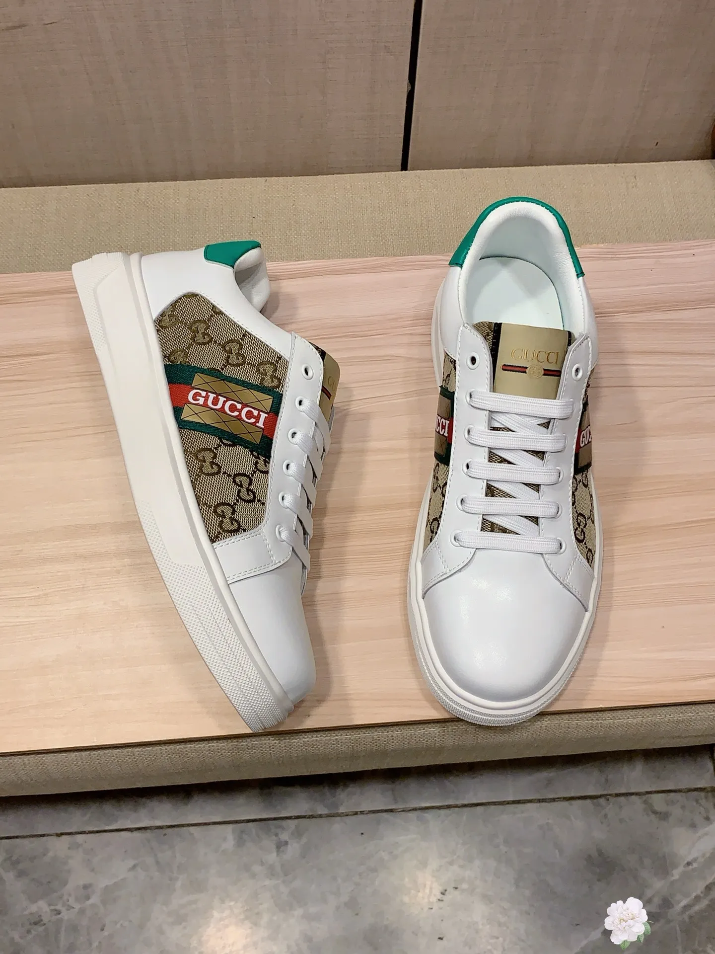Men's men's shoes💰420💰💰🎩🎩[Lightning][Lightning] "Gucci*" latest • popular casual shoes, top brand [seduce] luxury ~ purchasing agency, top ~ quality. [Strong] The upper is made of imported breathable cowhide with fabric material ➕ Breathable sheepskin feet (•) and fine workmanship. The original stylish and stylish soft rubber wear-resistant and non-slip outsole is light and comfortable on the feet. The real thing looks better when photographed in person. 111: code: 38-44, 3️⃣ colors selected